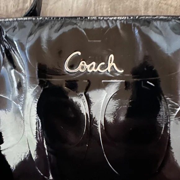 Embossed coach bag - Picture 10 of 15
